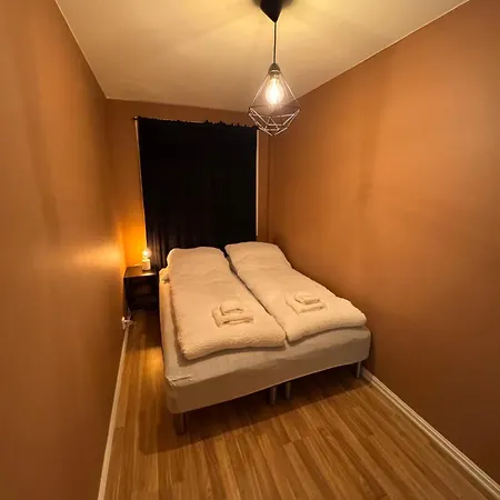 Apartment 3-bedroom For 7,two Baths,