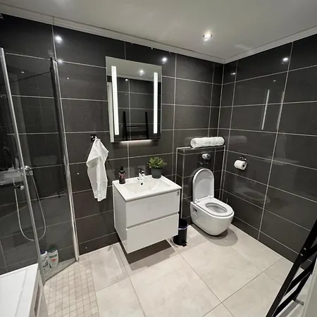 3-bedroom For 7,two Baths, شقة أوسلو
